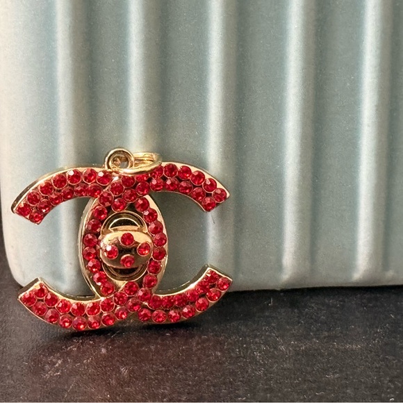 Chanel Red Crystal Turn key pendant - Picture 1 of 4